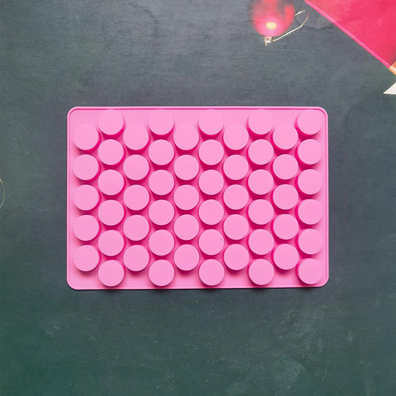 اسطوانة على شكل قالب من السيلي - مراجعة Kitchen Baking Pan وسعره